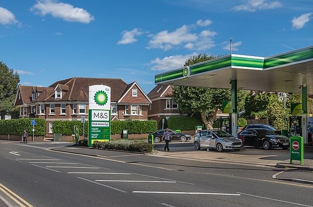 Government urges calm as petrol costs surge past 150p amid Iran blockade