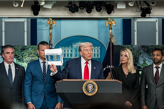 Trump’s Iran Ceasefire Unravels as Strait of Hormuz Closes and Fresh Strikes Loom