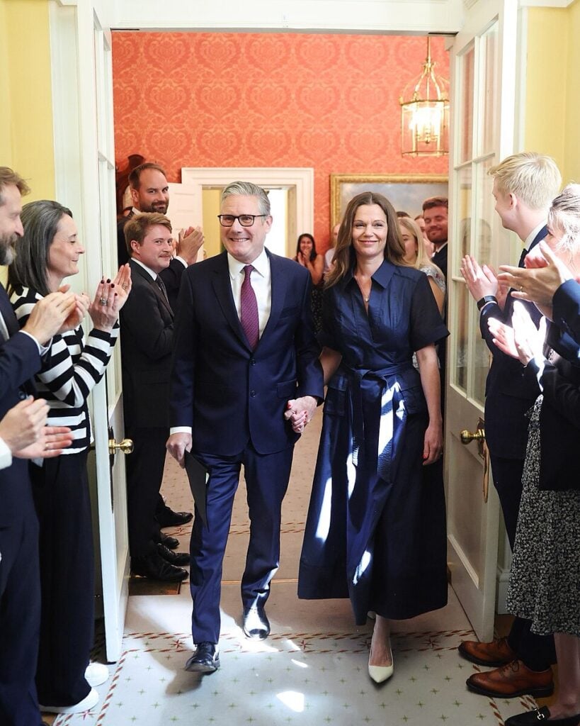 Starmer Leaves No10 With Wife and Kids, Says ‘I Go With Grace’ After 2 Years as PM