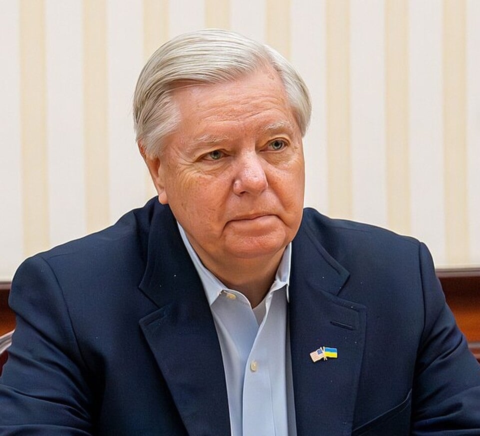 911 Audio Reveals CPR Efforts On Night Senator Lindsey Graham Died At 71