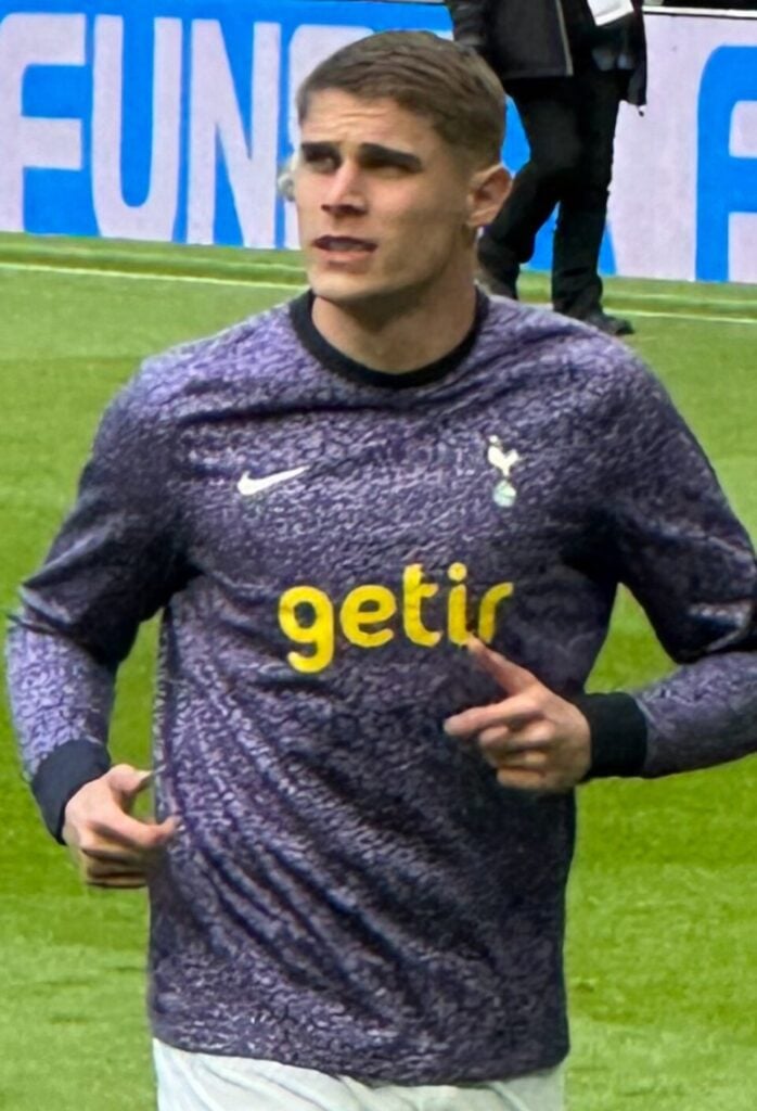 Tottenham Agree New Long-Term Contract With Micky van de Ven, Reports Romano