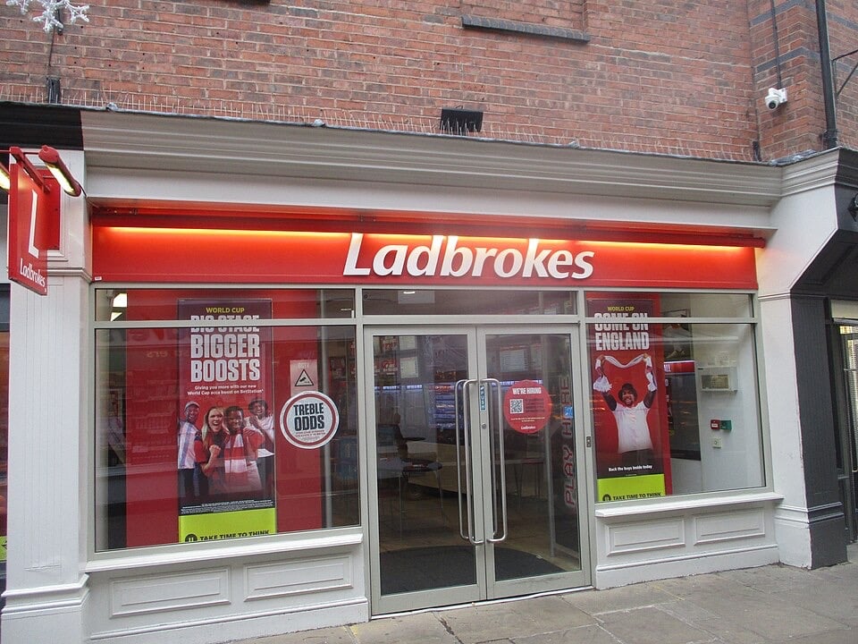 Entain Losses Narrow After ‘Biggest World Cup Final in History’ Despite Gambling Tax Pressure