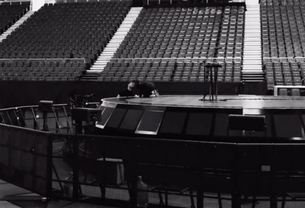 Ariana Grande Shares Passionate Kiss With Boyfriend Ricky Álvarez in Tour Wrap Video