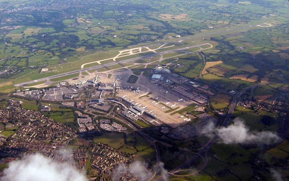 Manchester Airport Hit by Flight Delays Amid Runway Closure