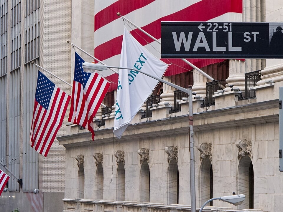 Wall Street urges Anthropic and OpenAI to float this year ‘before things get crazy’