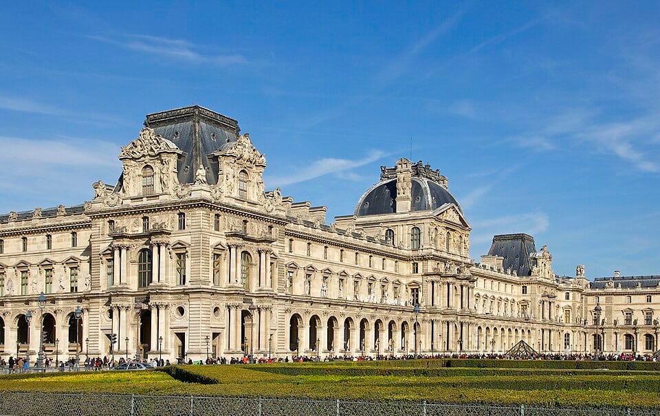 Paris shuts Louvre and other museums as police deploy in force for fresh protests across France